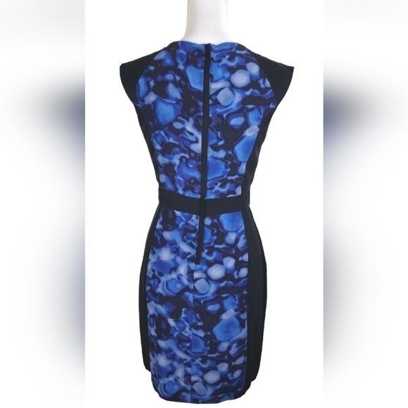 Cynthia Steffe~Size 2~Black/Blue Floral Print Color Block Silk Dress. - Picture 7 of 8